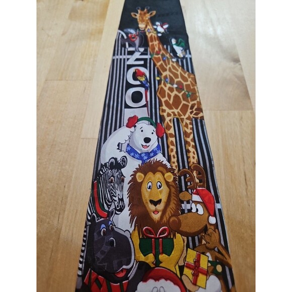 Christmas Hallmark Yule Tie Santa & The Zoo Silk Tie - Picture 5 of 15